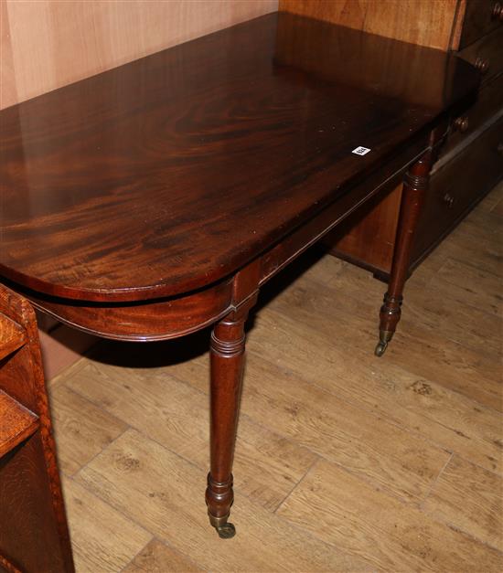 An early 19th century mahogany D end of a dining table, W.130cms